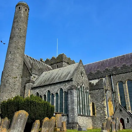 The Tholsel Bar And Townhouse Гостевой дом Килкенни