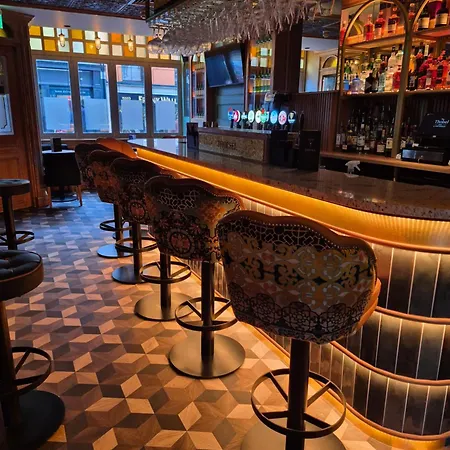The Tholsel Bar And Townhouse בית הארחה קילקני