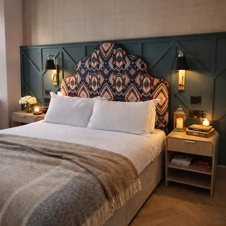 The Tholsel Bar And Townhouse 3*