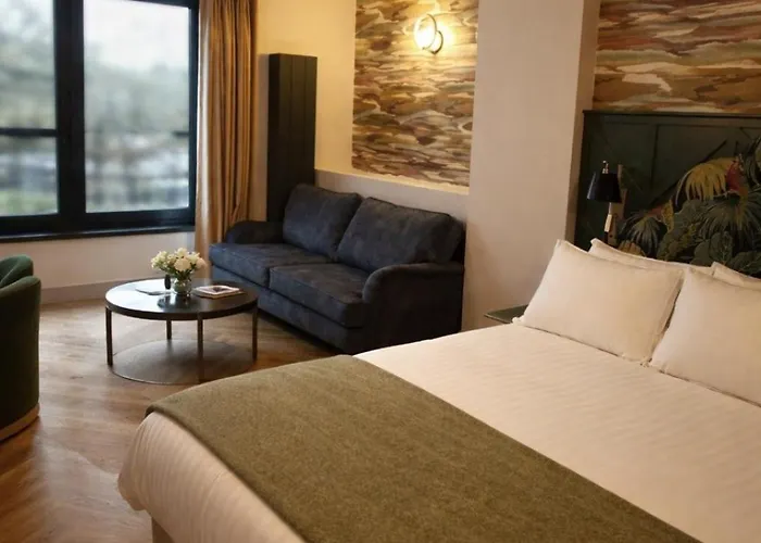 The Tholsel Bar And Townhouse ゲストハウス キルケニー